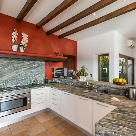 Can Lloses De Dalt Holiday home *